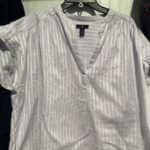 Gap shirt